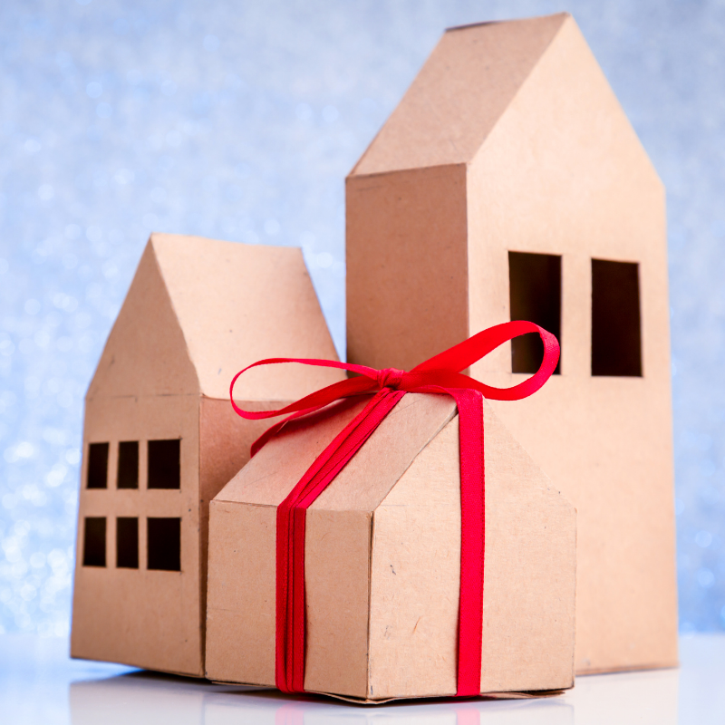 Housewarming Gifts: Personalized Touches for New Homes